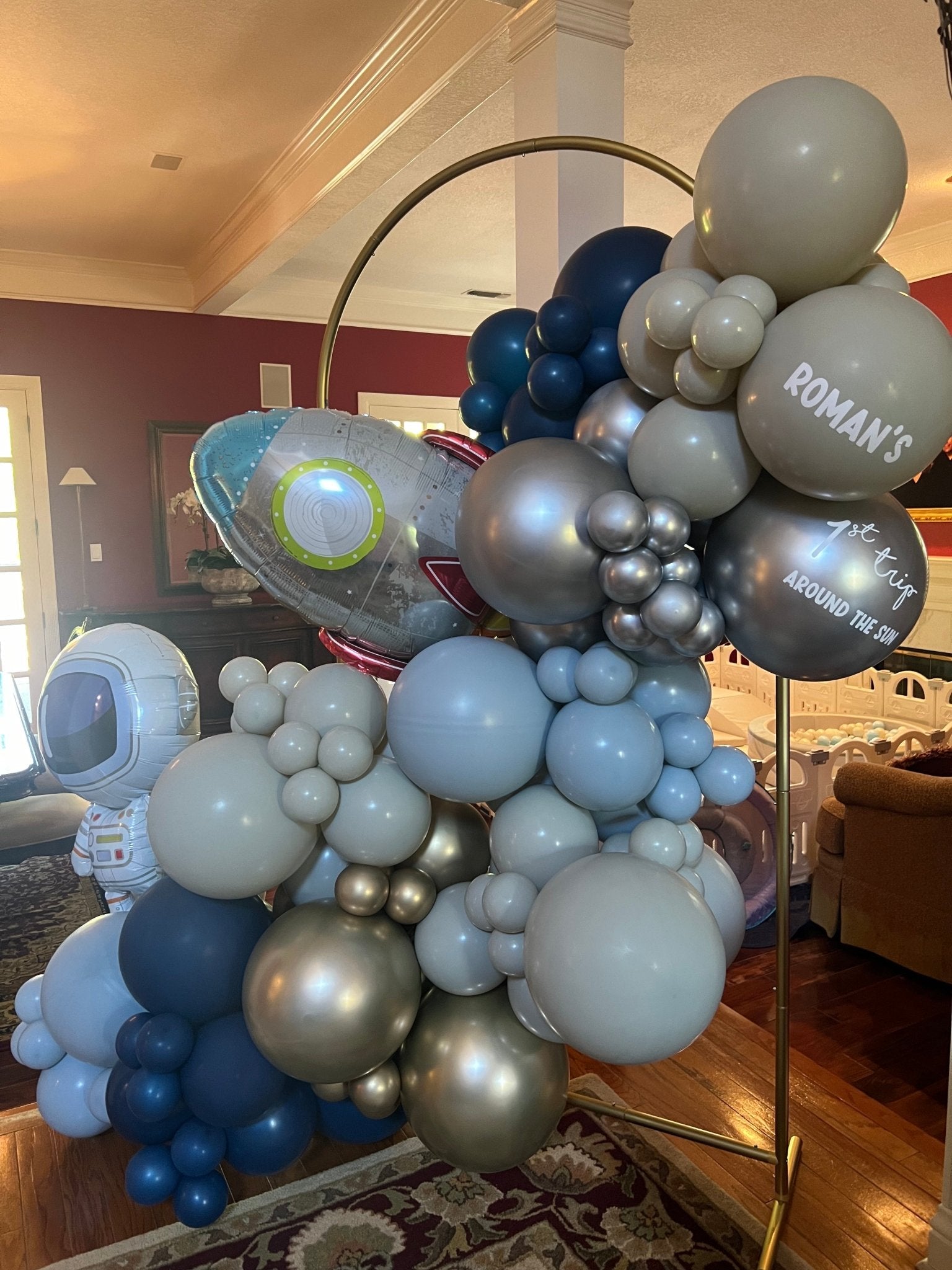 Drop &amp; Party Balloon Arch w/ Gold Stand - Lush Balloons
