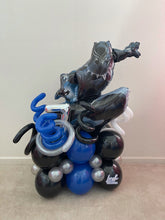 Load image into Gallery viewer, Black Panther Balloon Bouquet - Lush Balloons
