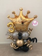 Load image into Gallery viewer, Gold Crown Balloon Bouquet 👑 - Lush Balloons
