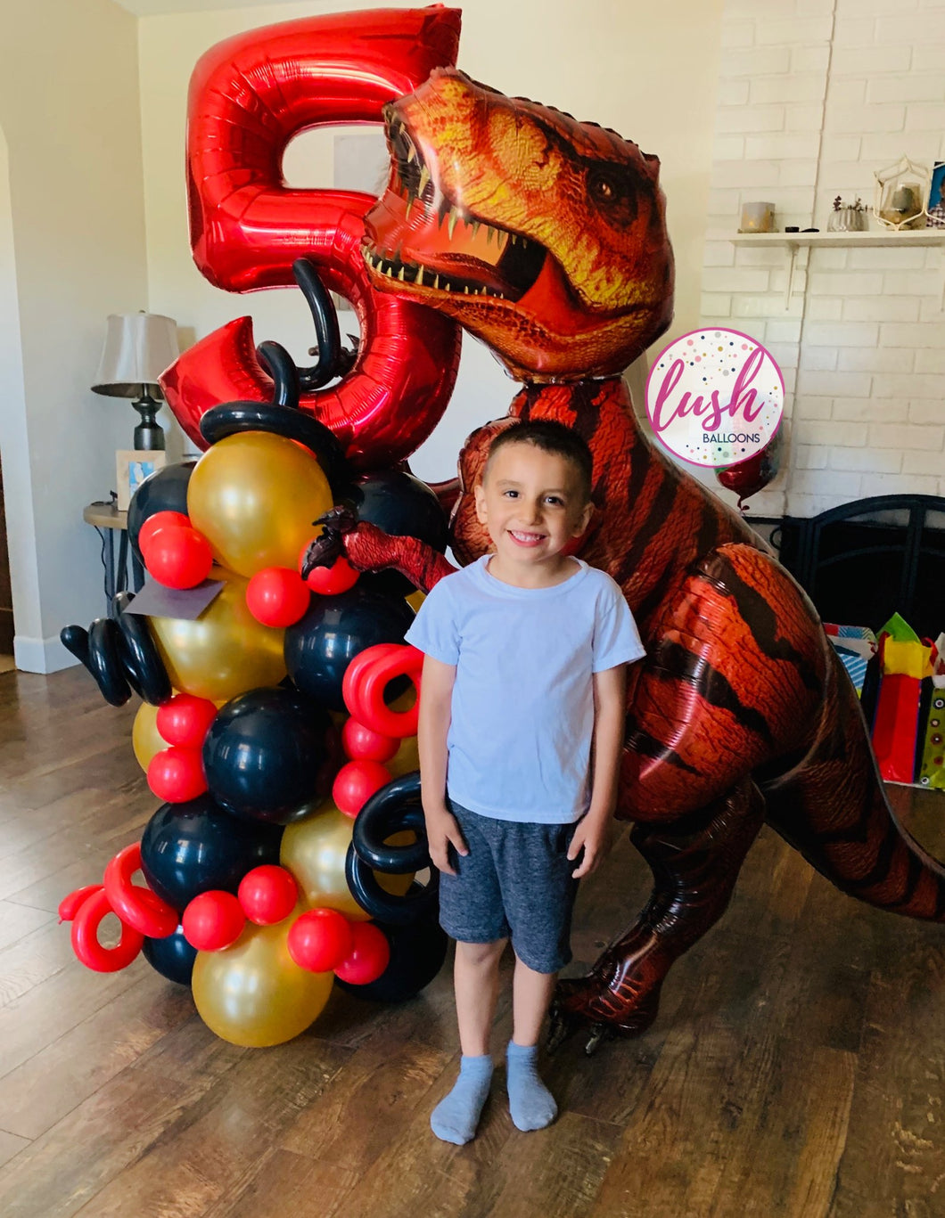 MEGA T-Rex Dinosaur Bouquet 🦖 - Lush Balloons